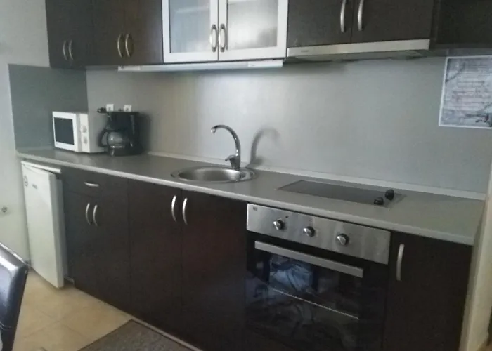 Arendo Snow - In Grand Monastery